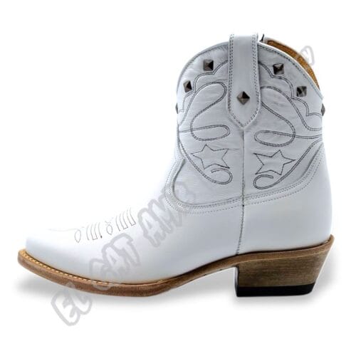 El-Gat-Amb-Botes-Platja-Daro-Shop-Online-Bota-Mayura-2688-Napa-Blanca